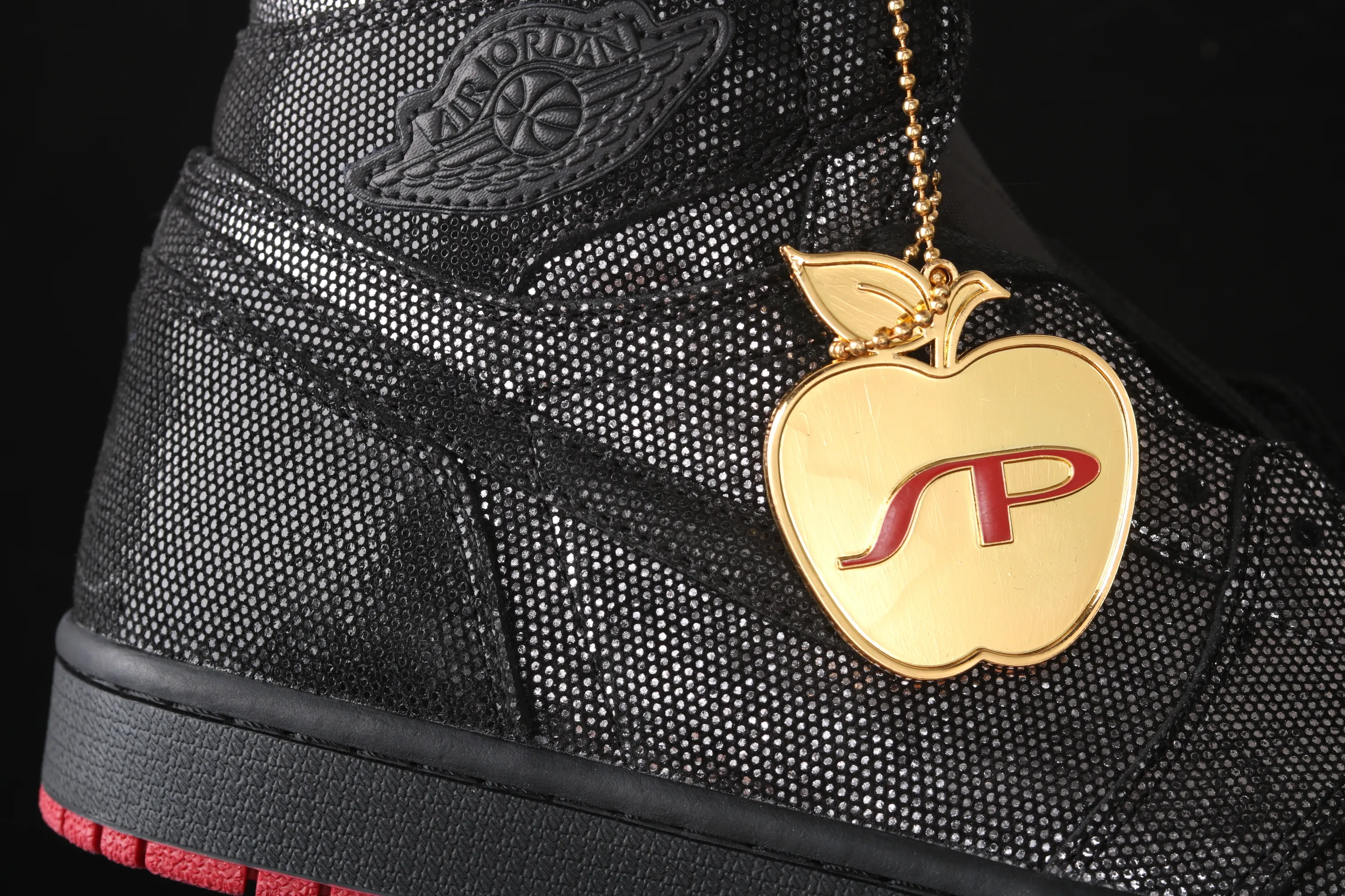 All categories Air Jordan Jordan series basketball shoes Air Jordan 1 High Air Jordan 1 Retro High OG WMNS "SP Gina" AJ1 Joe 1 Black Pearl Joint Black and Red CD7071-001